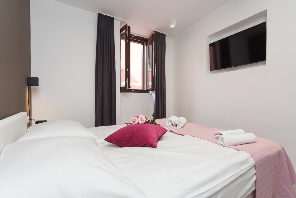 Villa Castrum Rovinj Exterior photo